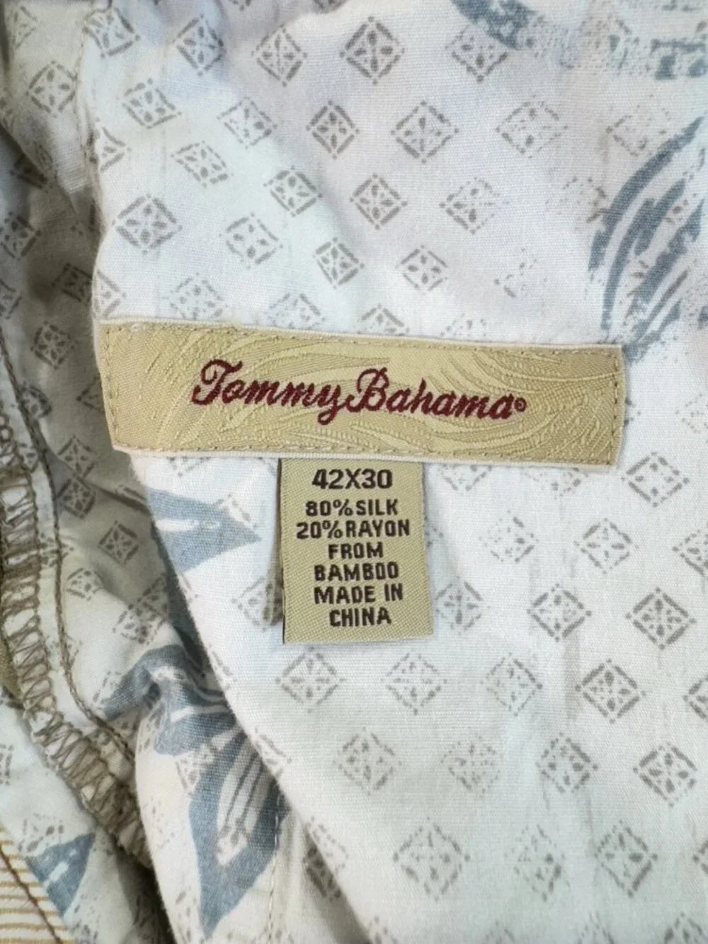 Tommy Bahama Men's Silk Blend Pleated Pants Size 42 Beige Khaki Resort Trousers